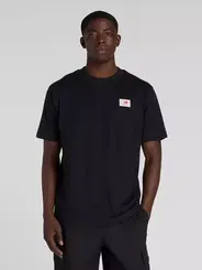 CAMISETA NEW BALANCE WOVEN LABEL