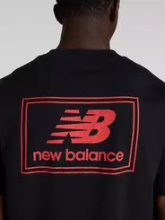 CAMISETA NEW BALANCE WOVEN LABEL