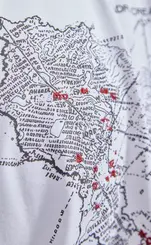 CAMISETA QUADRO CREATIONS MAPS BOXY