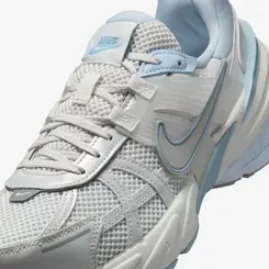 TENIS NIKE V2K RUN