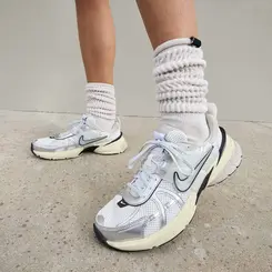TENIS NIKE V2K RUN